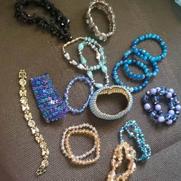 Mixed Beaded Bracelet Lot in Blue, Turquoise, Gold, Black - Picture 12 of 12